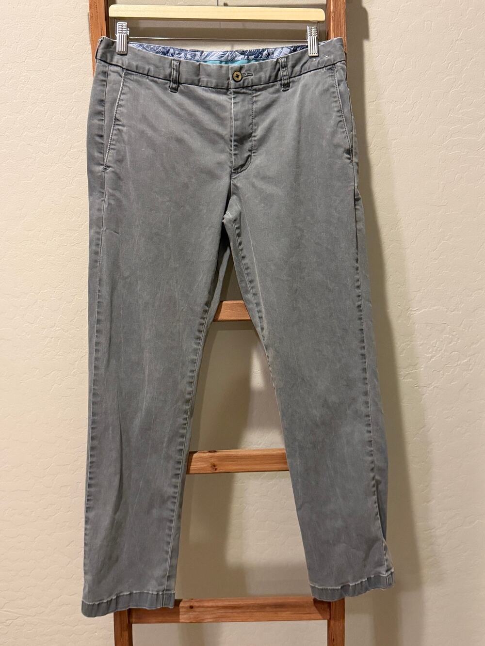 Tommy Bahama Men’s 32x30 Gray Flat Front Chino Pants